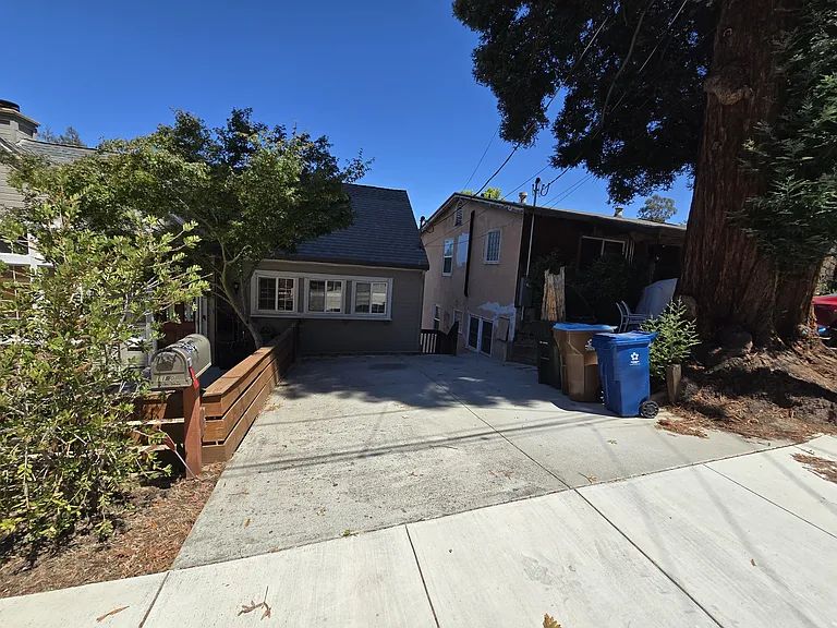 1160 Arlington Way — Photo 36