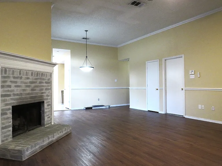 6034 Maple Leaf Dr — Photo 3