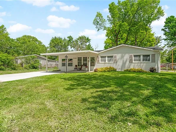 2709 S 52nd St, Kansas City, KS 66106