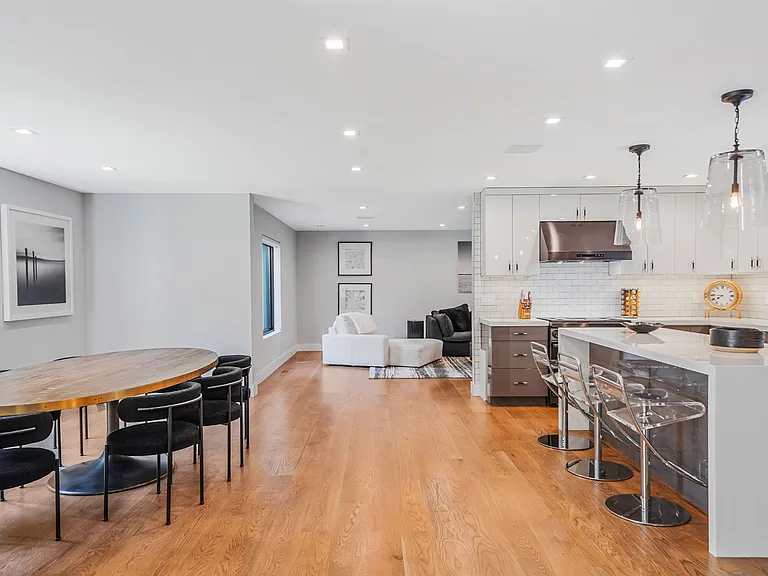 17 Milton Ave — Photo 6
