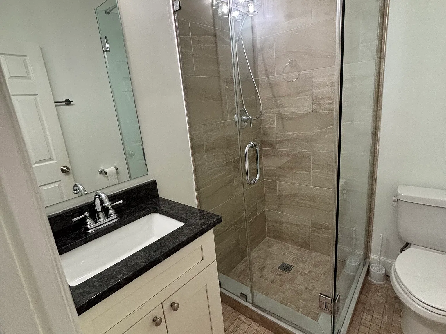 2 bed, 950 sqft, $1,950 — Photo 4