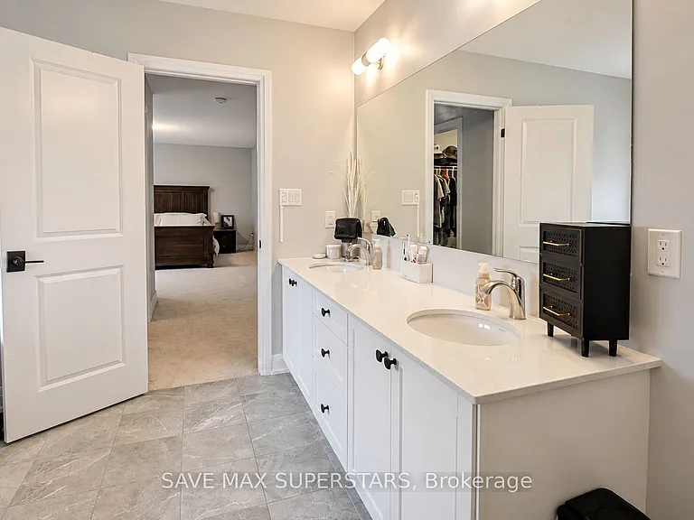 4 Sweet Cicely St — Photo 32