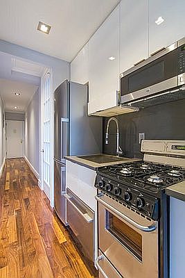 5th image of 232 Elizabeth St APT 5D