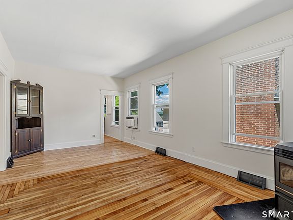 4th image of 68 Moorland Avenue
