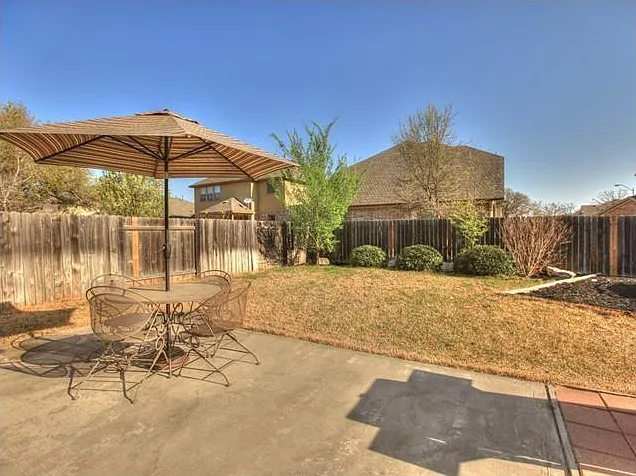 2660 Salorn Way — Photo 14