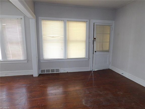 4th image of 1314 Mathews Ave