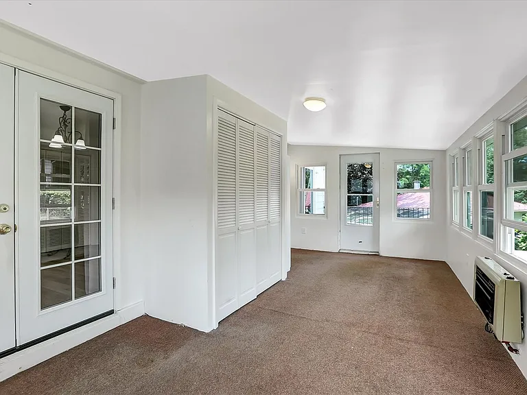 15 Stephen Rd — Photo 16