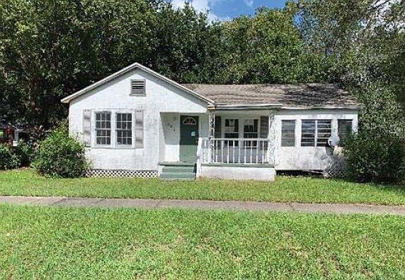 1st image of 600 Celery Ave