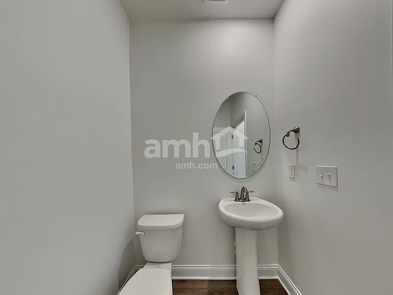 9040 Henley Ave — Photo 8