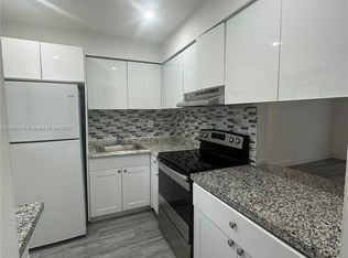 2800 NE 203rd St APT 10, Aventura, FL 33180