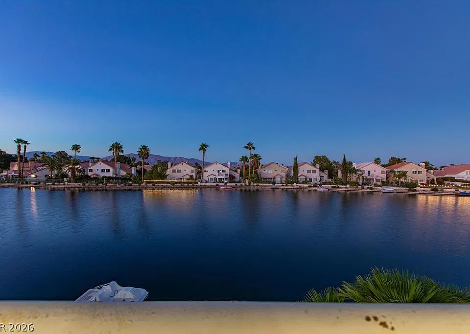 2960 Sun Lake Dr