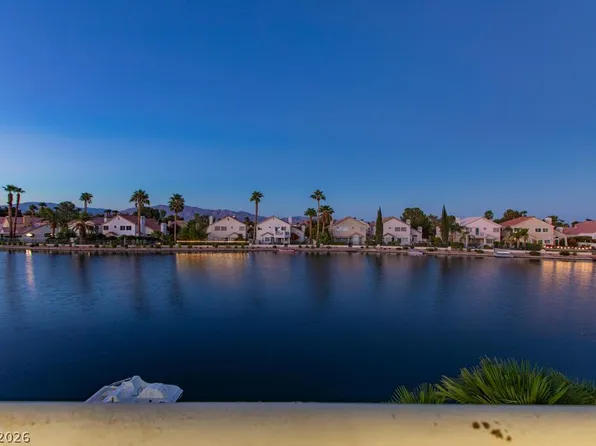 2960 Sun Lake Dr, Las Vegas, NV 89128