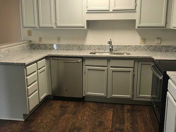 5th image of 1028 Mockingbird Ln