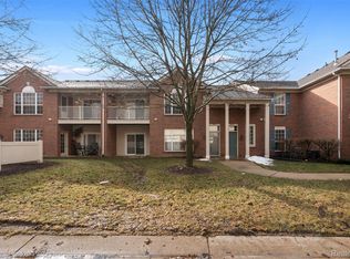 21105 Chesapeake Cir #243, Walled Lake, MI 48390