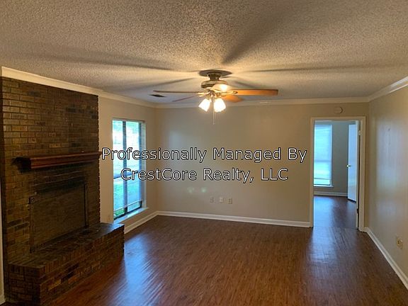 4th image of 160 Colonial Dr