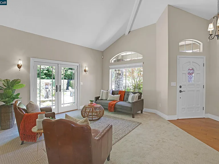 706 Endsliegh Ct — Photo 5
