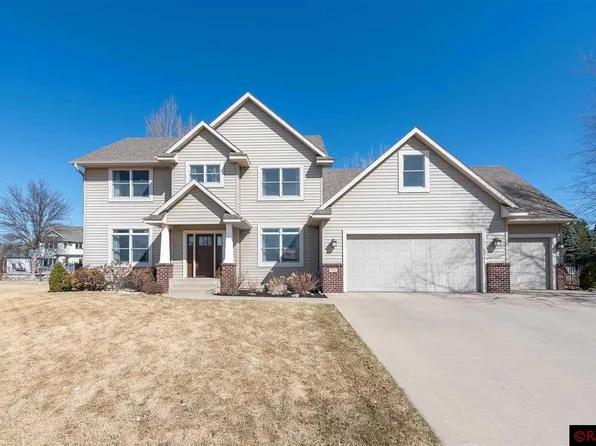 104 Park Pl, Mankato, MN 56001