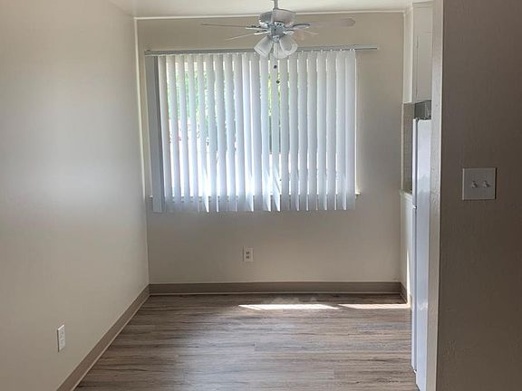 3rd image of 3951 Hamilton Ave #38