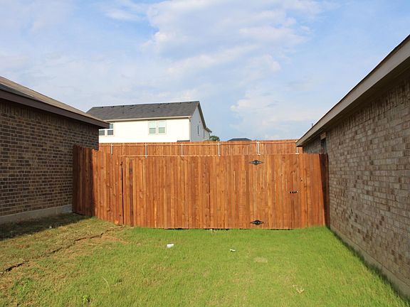 5th image of 2729 Buckingham Dr