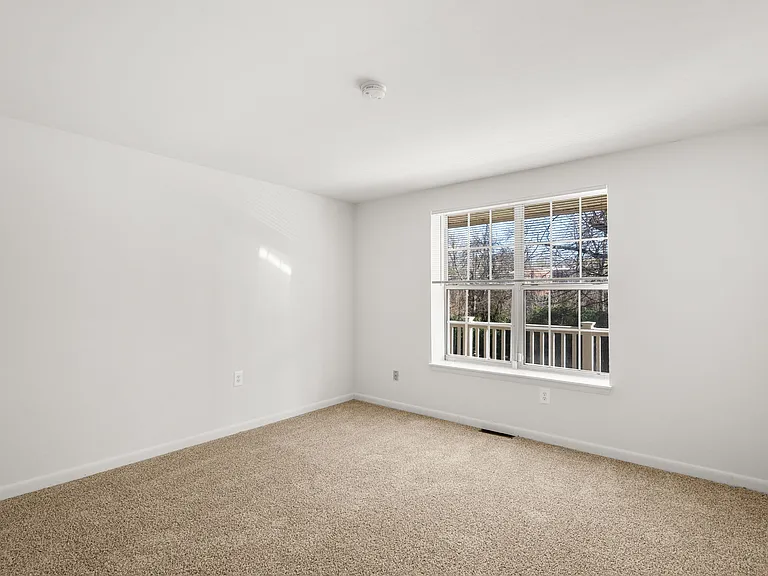Lake Falls Apartments — Photo 20