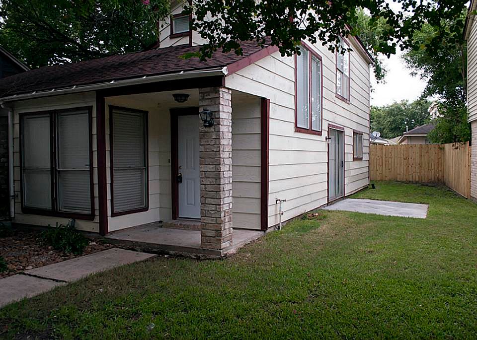 1st image of 11338 Oakcenter Dr
