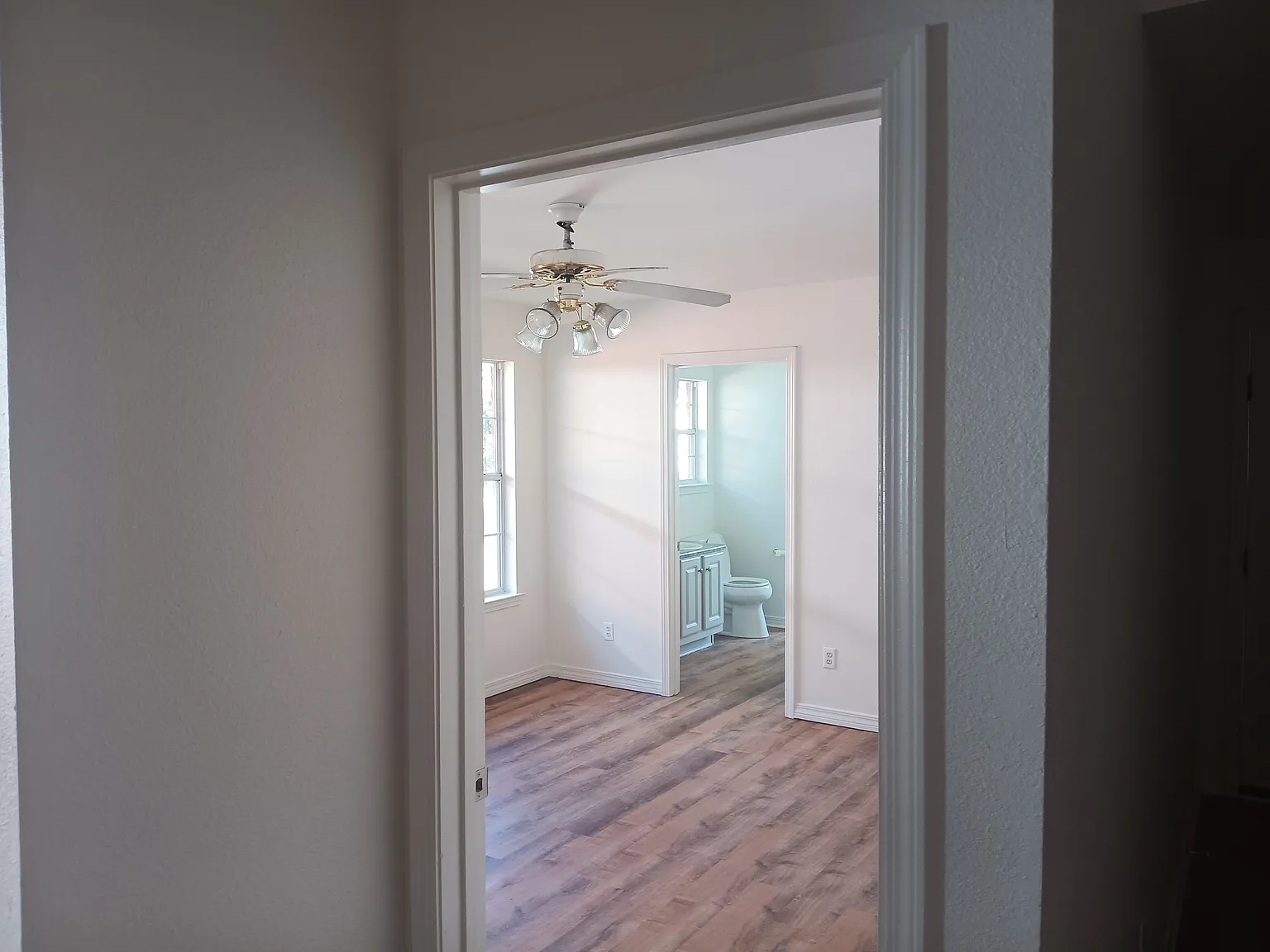 4 bed, 1572 sqft, $1,800 — Photo 2