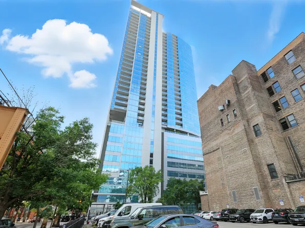 303 W Ohio St #3305, Chicago, IL 60610