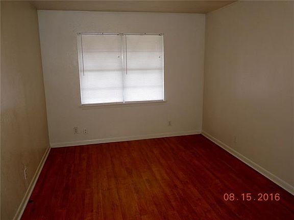 4th image of 2318 Lagoon Dr