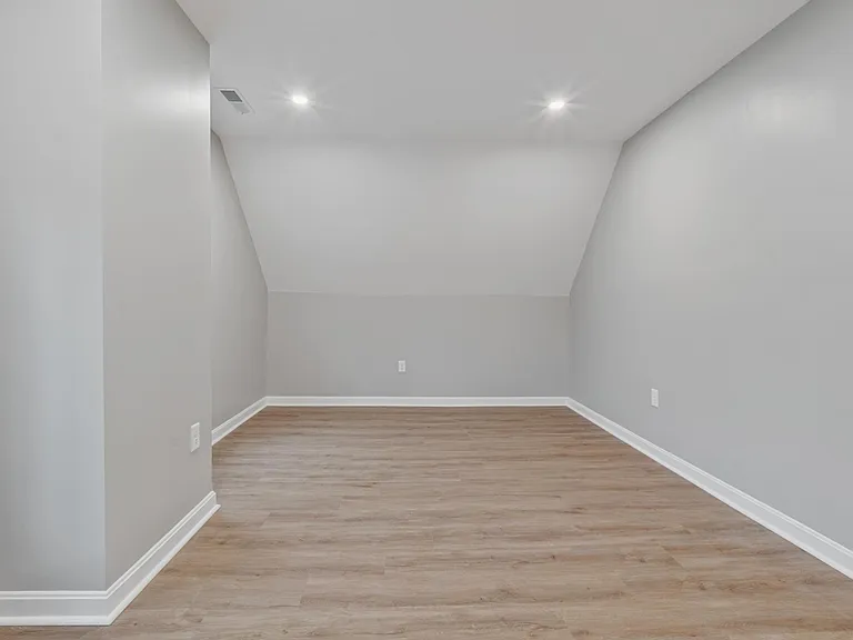 Rear bedroom