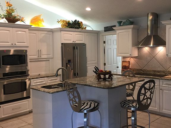 3rd image of 1343 Brookside Dr