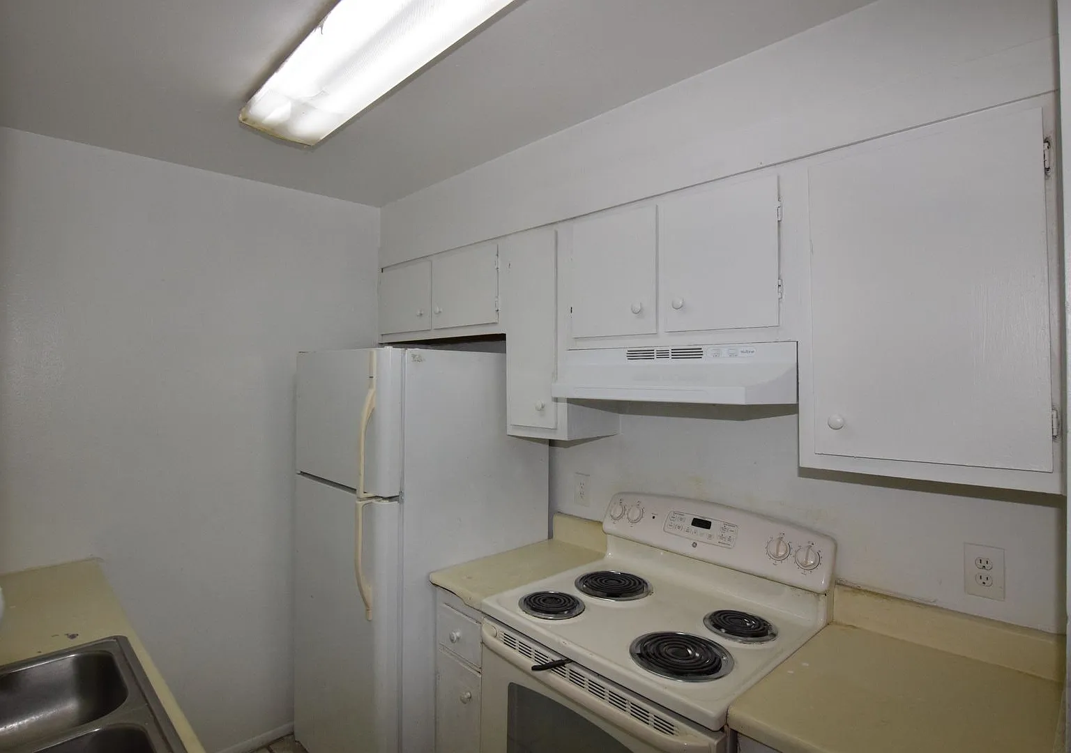 2 Bedroom 2 Bath Duplex For Rent at 3115 Split Willow Drive Orlando, FL 32808 — Photo 3