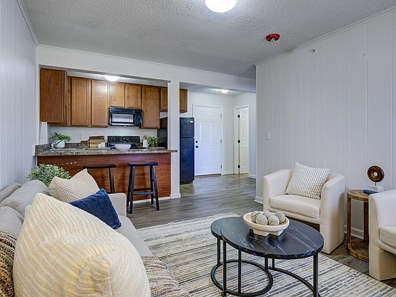 3rd image of 808 Carolina Dr #10833985