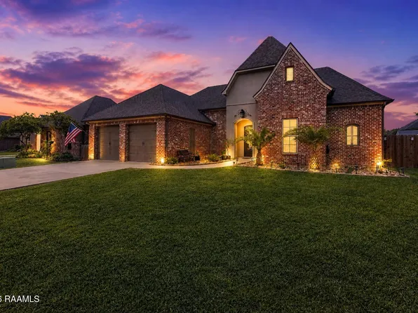 207 Cane Creek Dr, Broussard, LA 70518