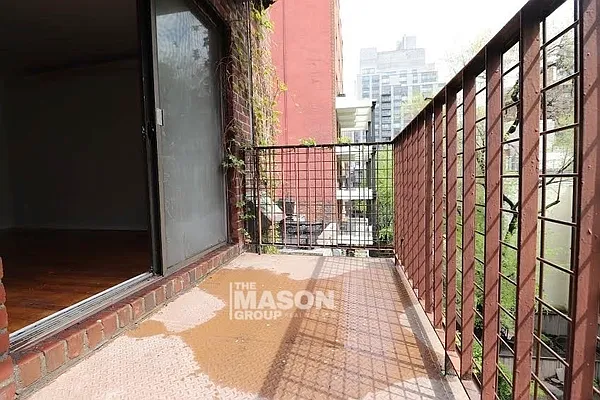 Rented by Mason Group LLC | media 9