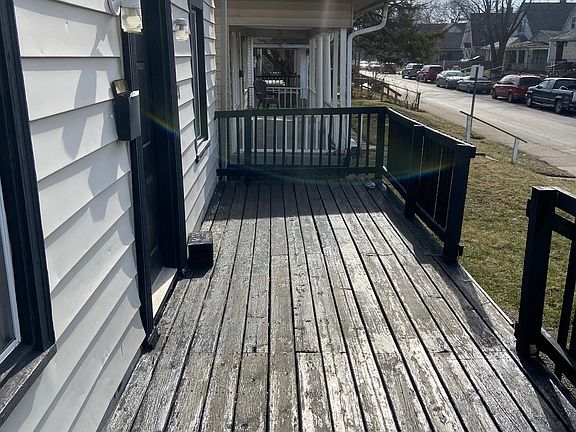 3rd image of 1521 N Kealing Ave