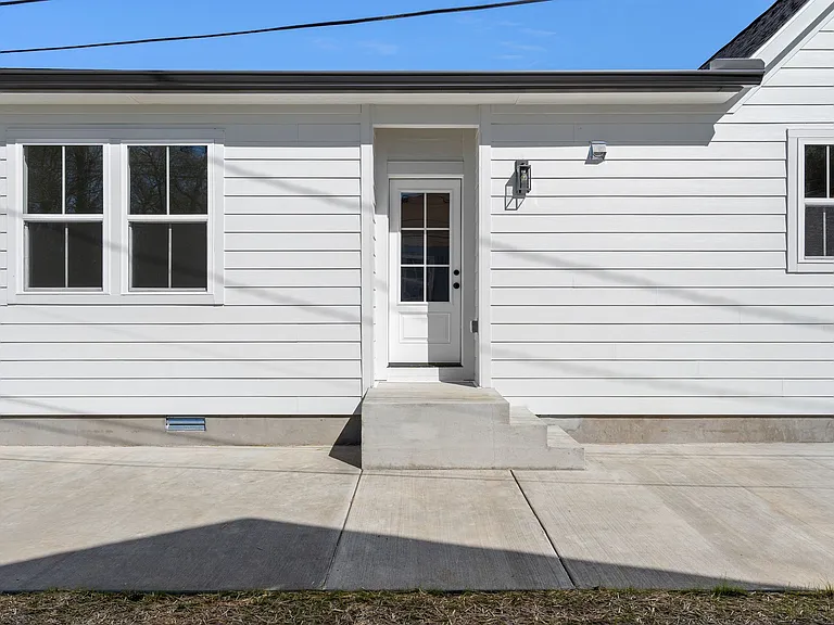 930 Glass St — Photo 32