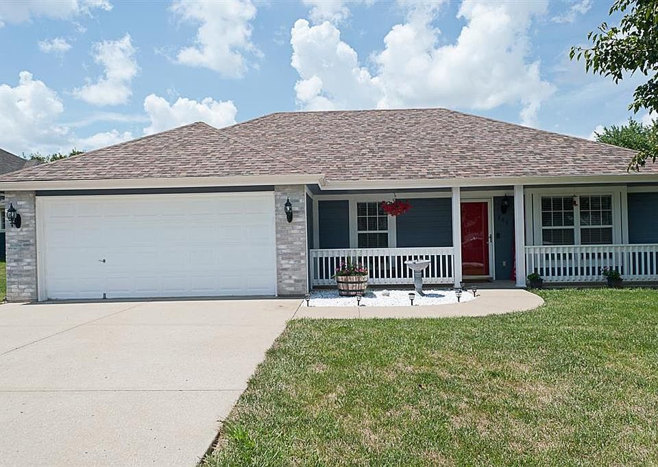 1st image of 808 Lakeview Dr