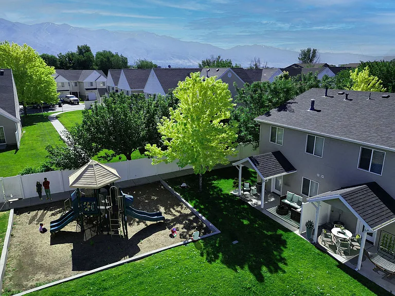 Angels Landing Townhomes — Photo 33