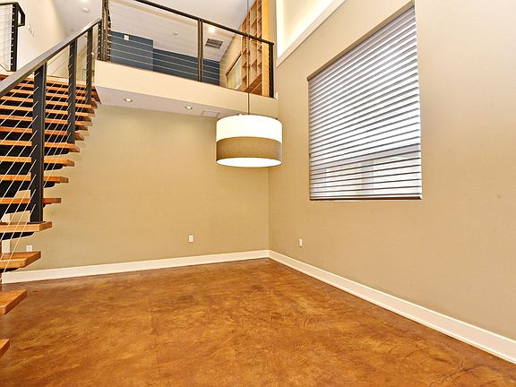 5th image of 1316 Francis Ave