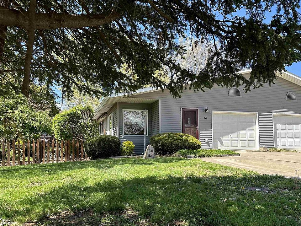 1st image of 203 Riverview Dr