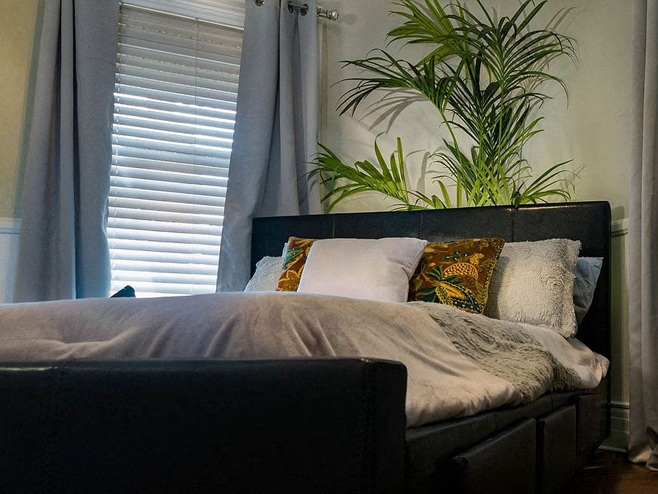 Brookmore Apartments Bedroom