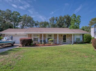 205 Country Club Rd, Shalimar, FL 32579