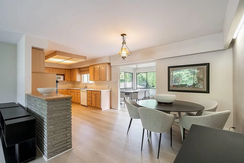 5 bed, 2800 sqft, $5,900 — Photo 4