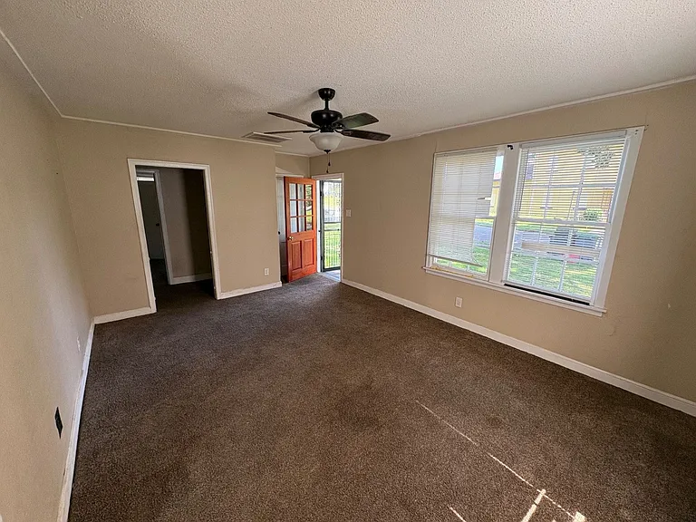 149 E McKellar Ave — Photo 5