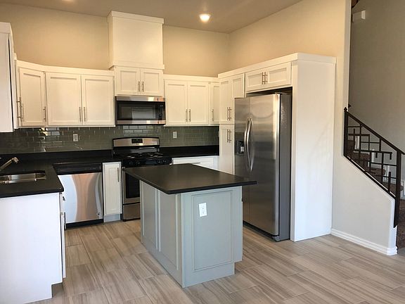 Stainless steel appliances included