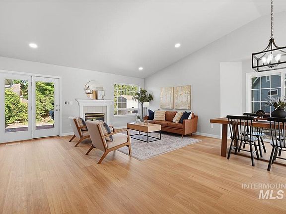 4th image of 6171 N Willowdale Pl