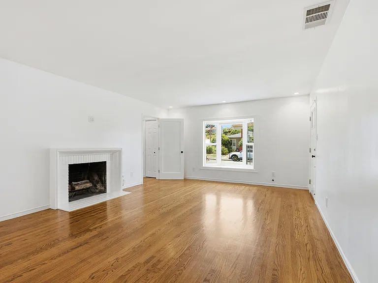 1680 Grove Way — Photo 12