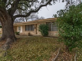 5010 Red Oak Ln, Texas City, TX 77591