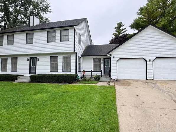712 Emerald Dr, Storm Lake, IA 50588