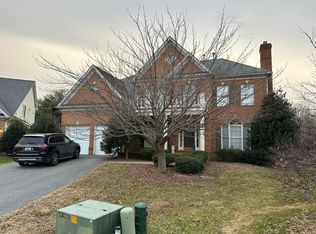 716 Pearson Point Pl, Annapolis, MD 21401